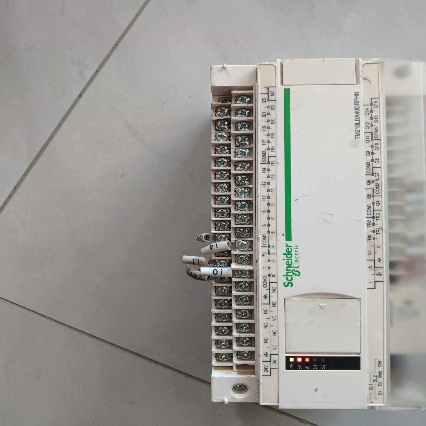 议价施耐德plctm218lda40drphn成色型号样式如图