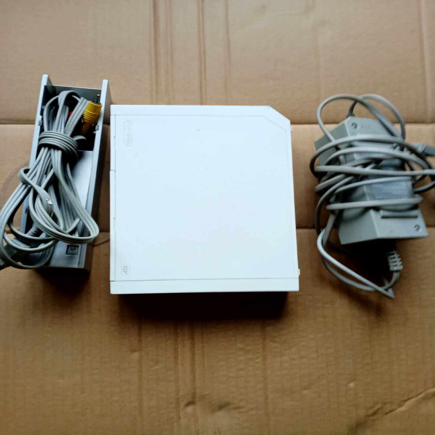 任天堂wii任天堂Wii，RVL-001游戏机，，有原装电源--议价商品