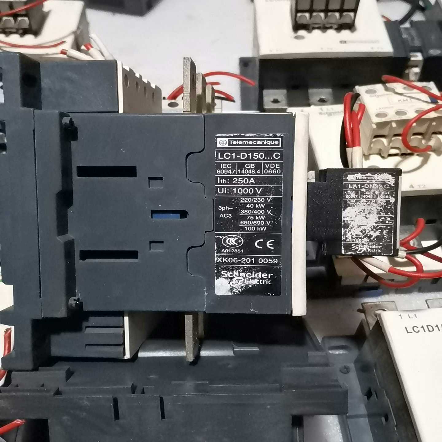 询价~施耐德交流接触器LC1D15011台，LC1D115