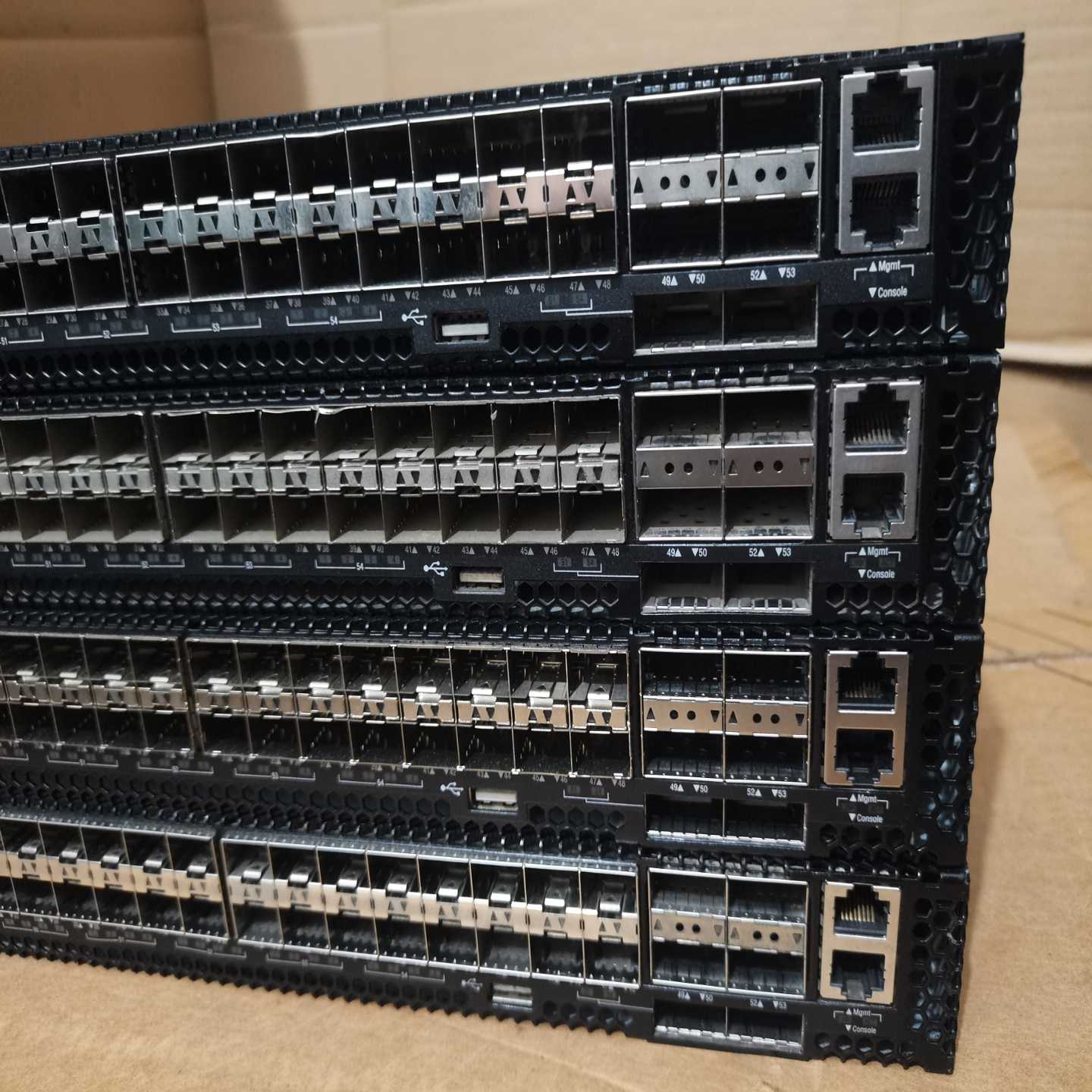 6口40G万兆光口Edge-core的AS5512-54X---议价商品