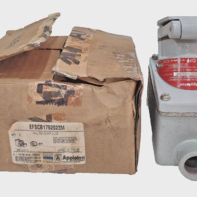 *NEW IN BOX* Appleton EFSCB1752023M Receptacle Model B 20A 1
