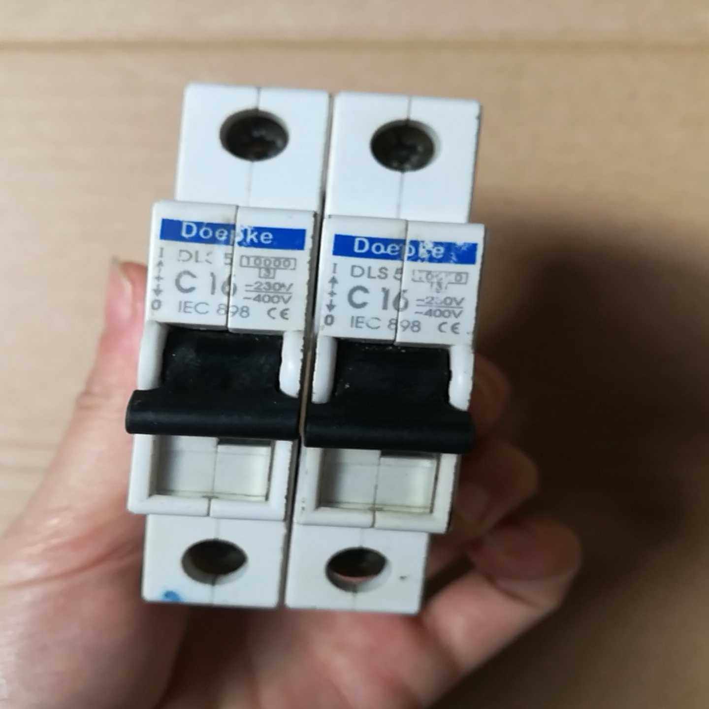 议价Doepke空气开关1pc16，正品拆机，实物如图所示，单