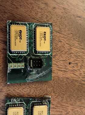 IDT71256芯片出售，带板拆机货，成色轻微使用痕迹。--议价商品