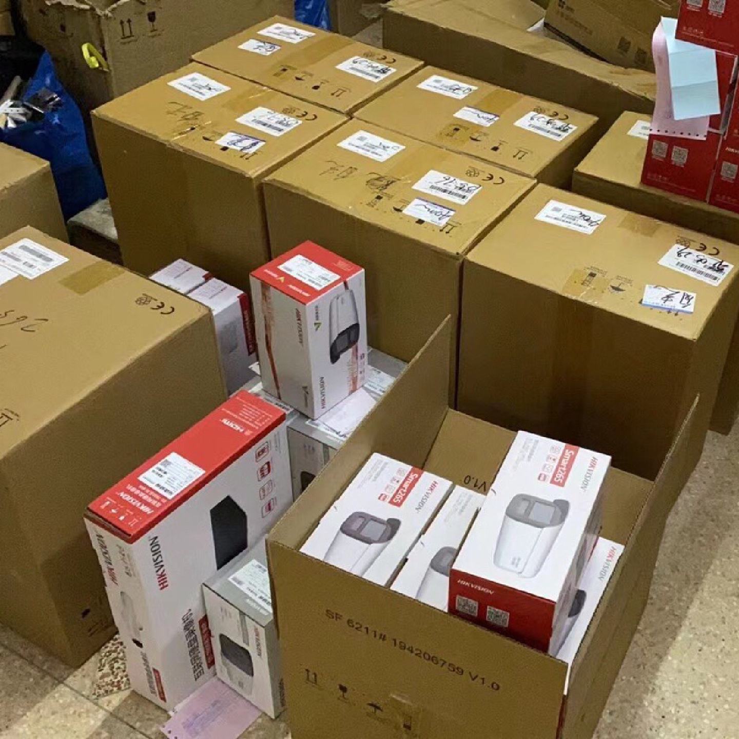 海康全新经济款4路8路网络录像机支持最高400万像素6t硬盘--议价
