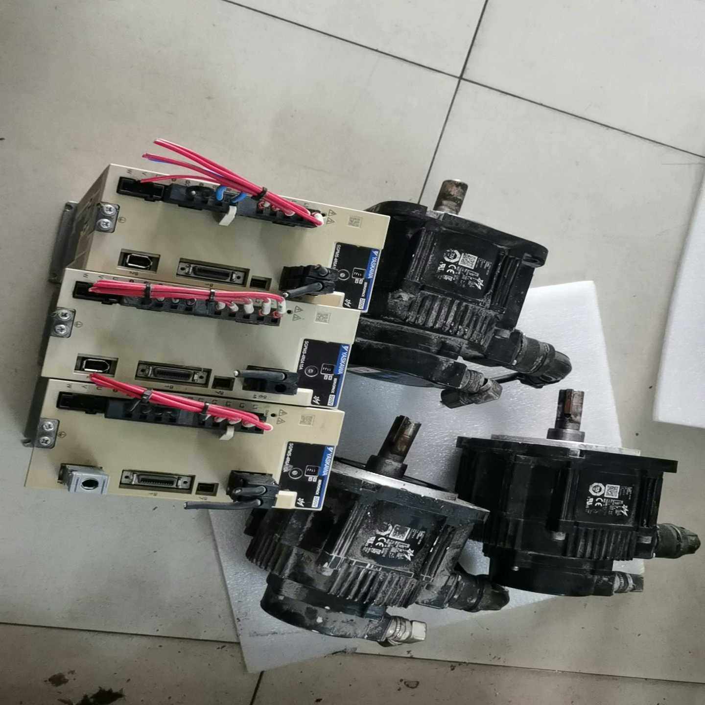 驱动器SGPMS-4R0A10A,850W，电机SGMM