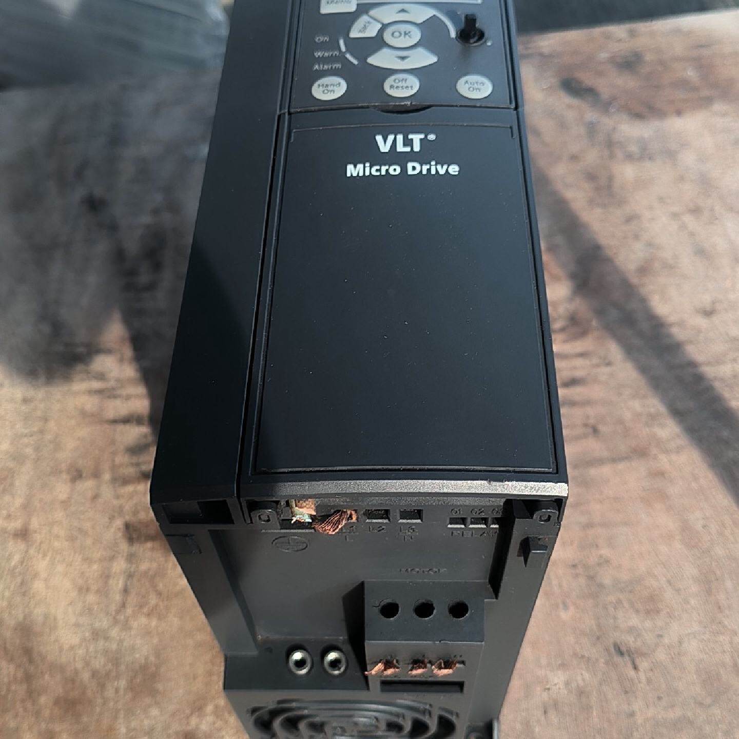 丹弗斯变频器132F0028，5.5KW议价 - 实物图
