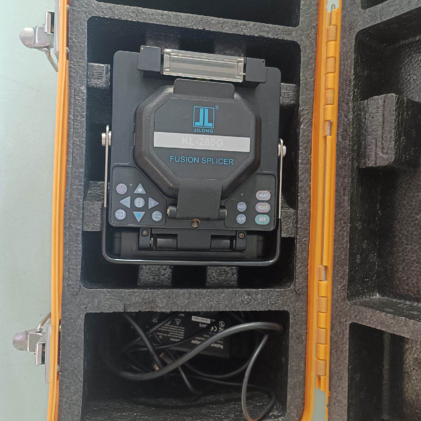 吉隆 KL-280G 光纤熔接机 成色如图懂行的老板来议价--议价商品