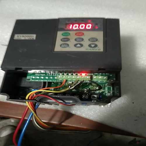 新尔变频器SY8200H-2S2R2G 2.2KW 22（电子设备）