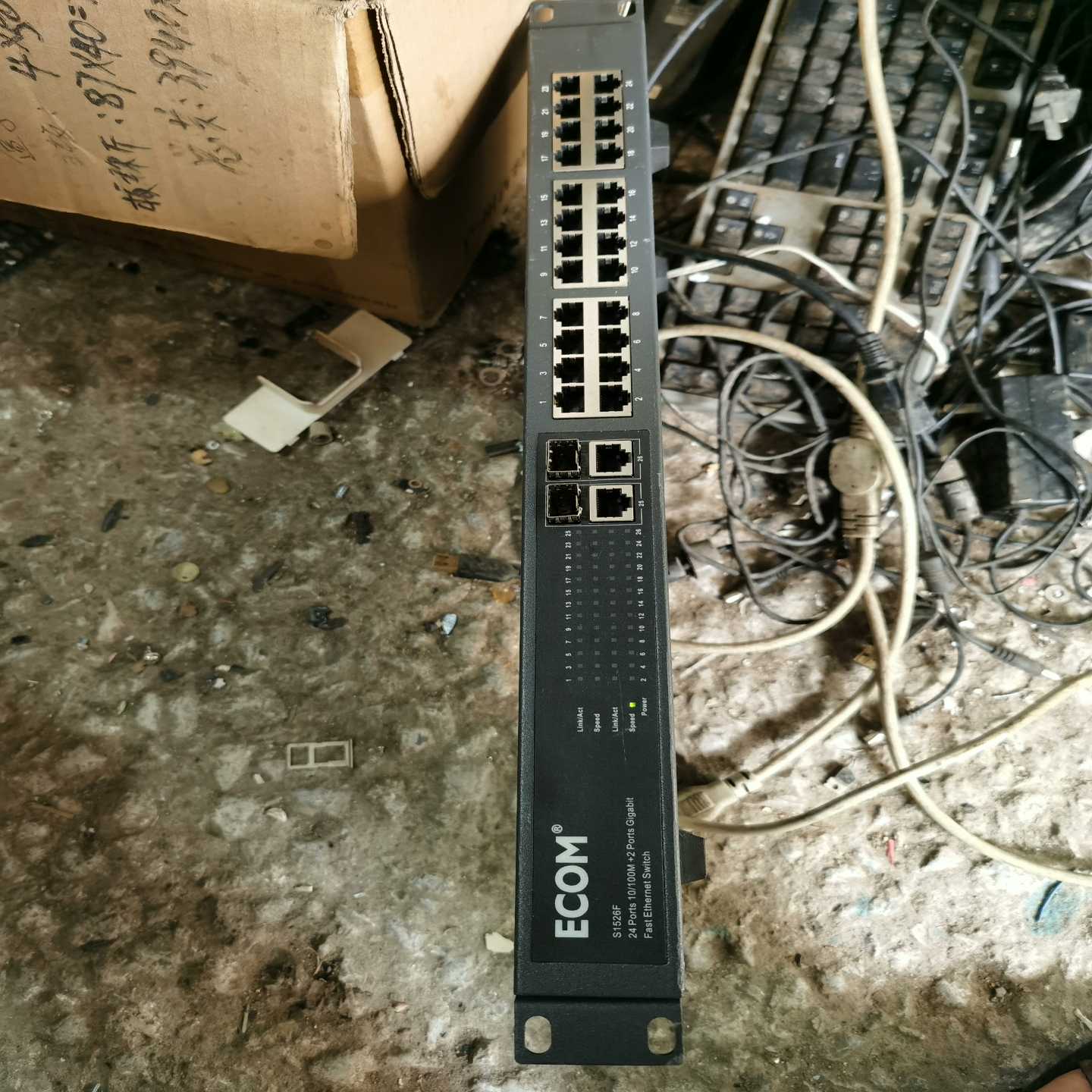 Ecom24口扩展交换机，9新无修，已测试，24百兆询价