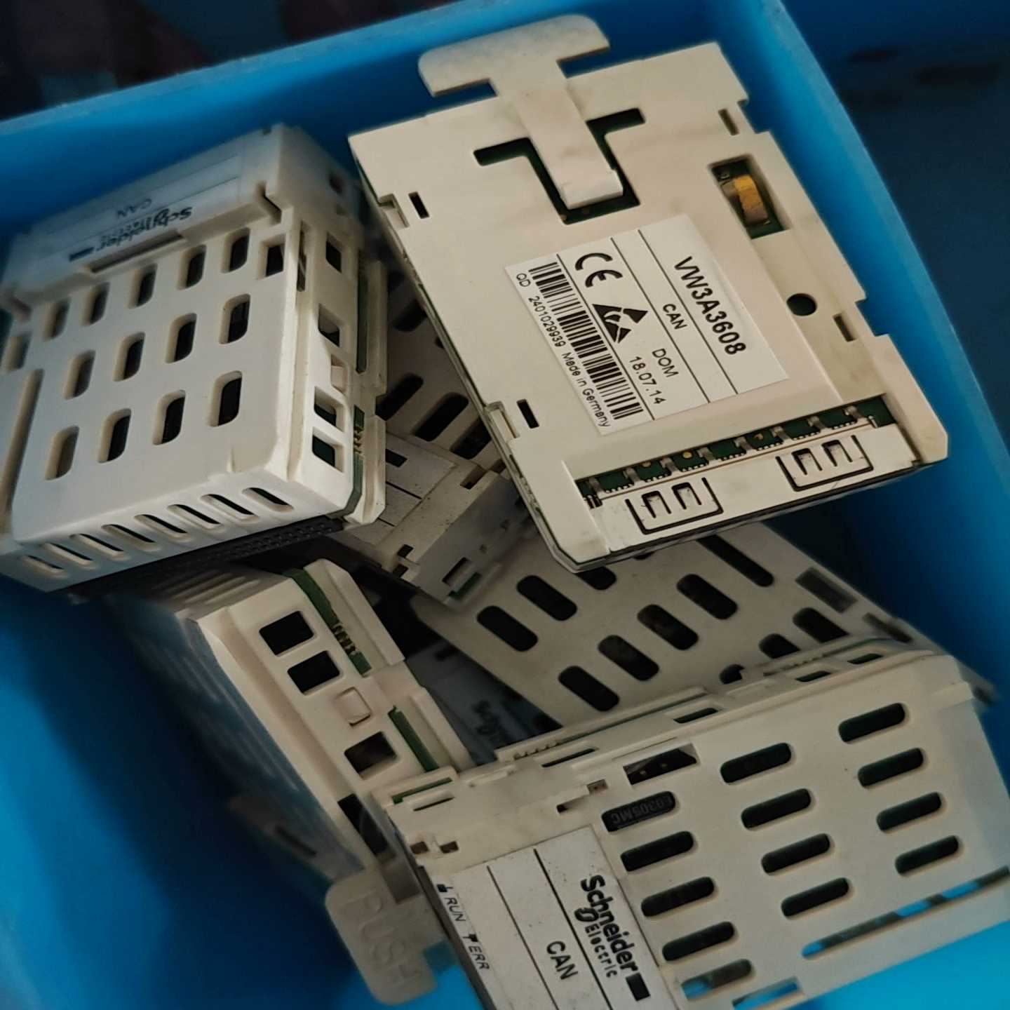 施耐德变频器通讯模块VW3A3608拆机货成色漂亮功能--议价商品