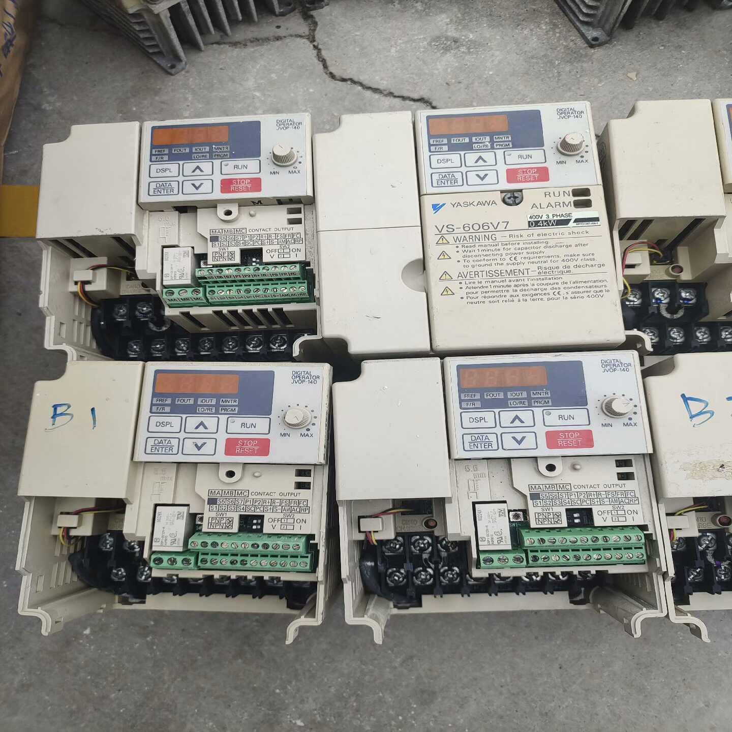 议价安川变频器ClMR-V7AT42P2二手拆机