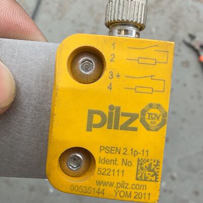 议价Pilz Switch 522111 Real Shot 2 With Wire With Mounting B