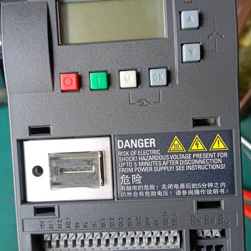 3717#，2.2KW380V，V20变频器，型号6S议价