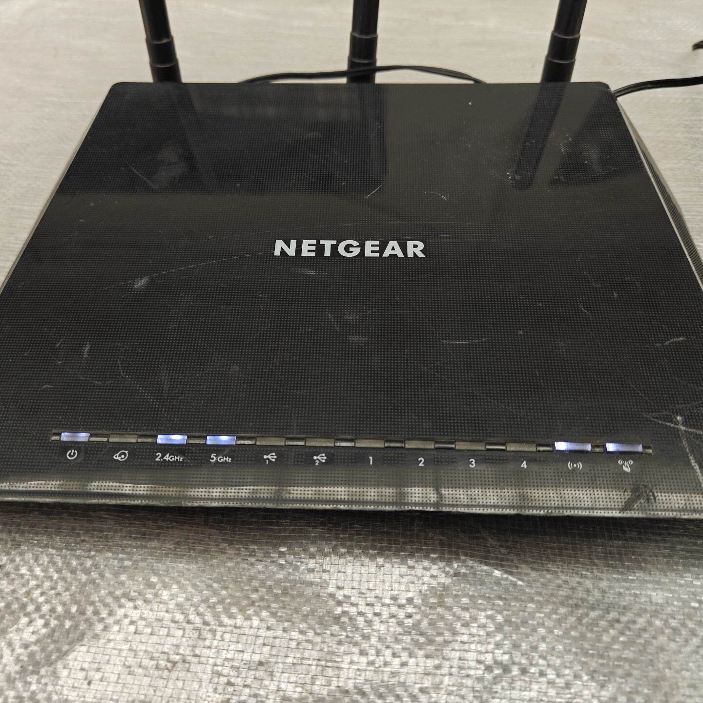 NETGEAR R6400夜鹰AC1750智能无线路由器，支 持2.4G/5G双频，四
