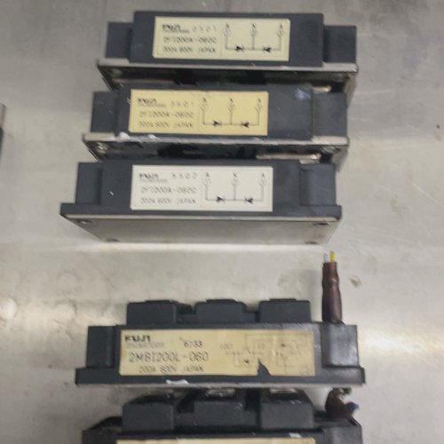 富士模块2FI200A-060C四个，富士模块2MBI200询价