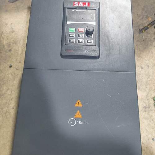 VM1000B4T030G037P三晶变频器拆机实物图-议价