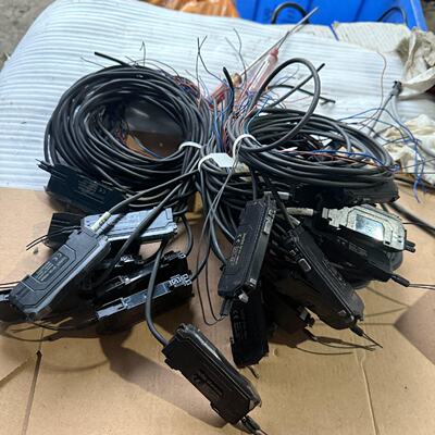 拆机24个senview森觉光纤放大器SF3XR8NA议价