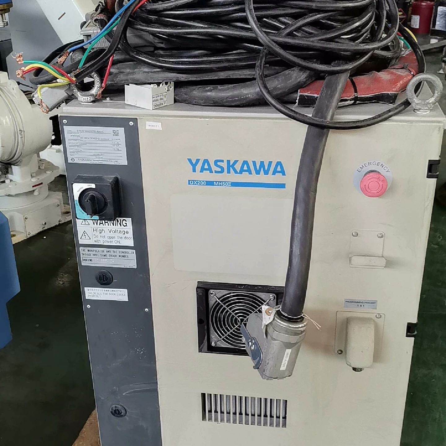议价出售安川机器人MH50，负载50kg，2018年出厂，成色良