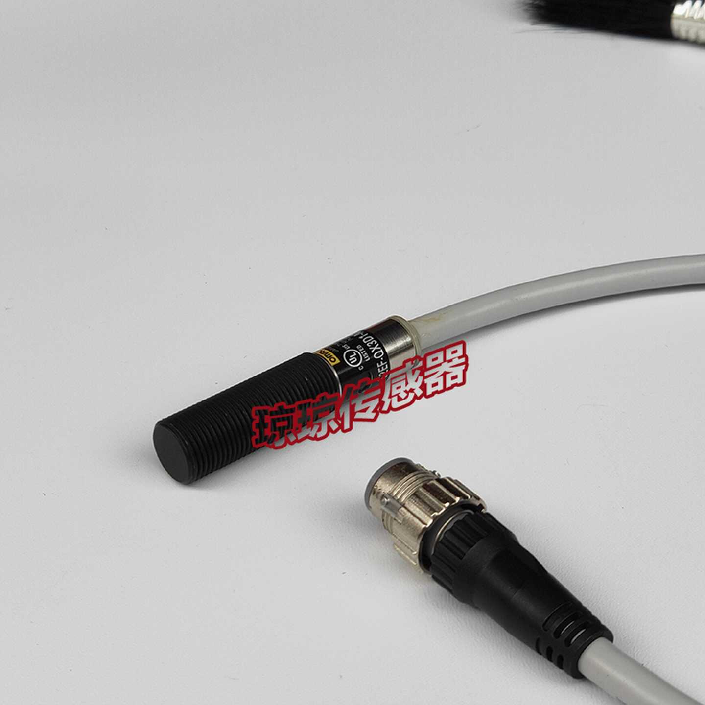 E2EF-QX3D1-M1TGJ欧姆龙原装拆机OMRON接近开关接插式传感器