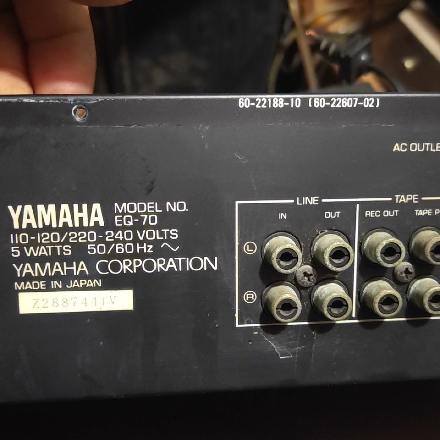 雅马哈EQ-70均衡器，机子功能正常，推子推的时候有点接触不--议