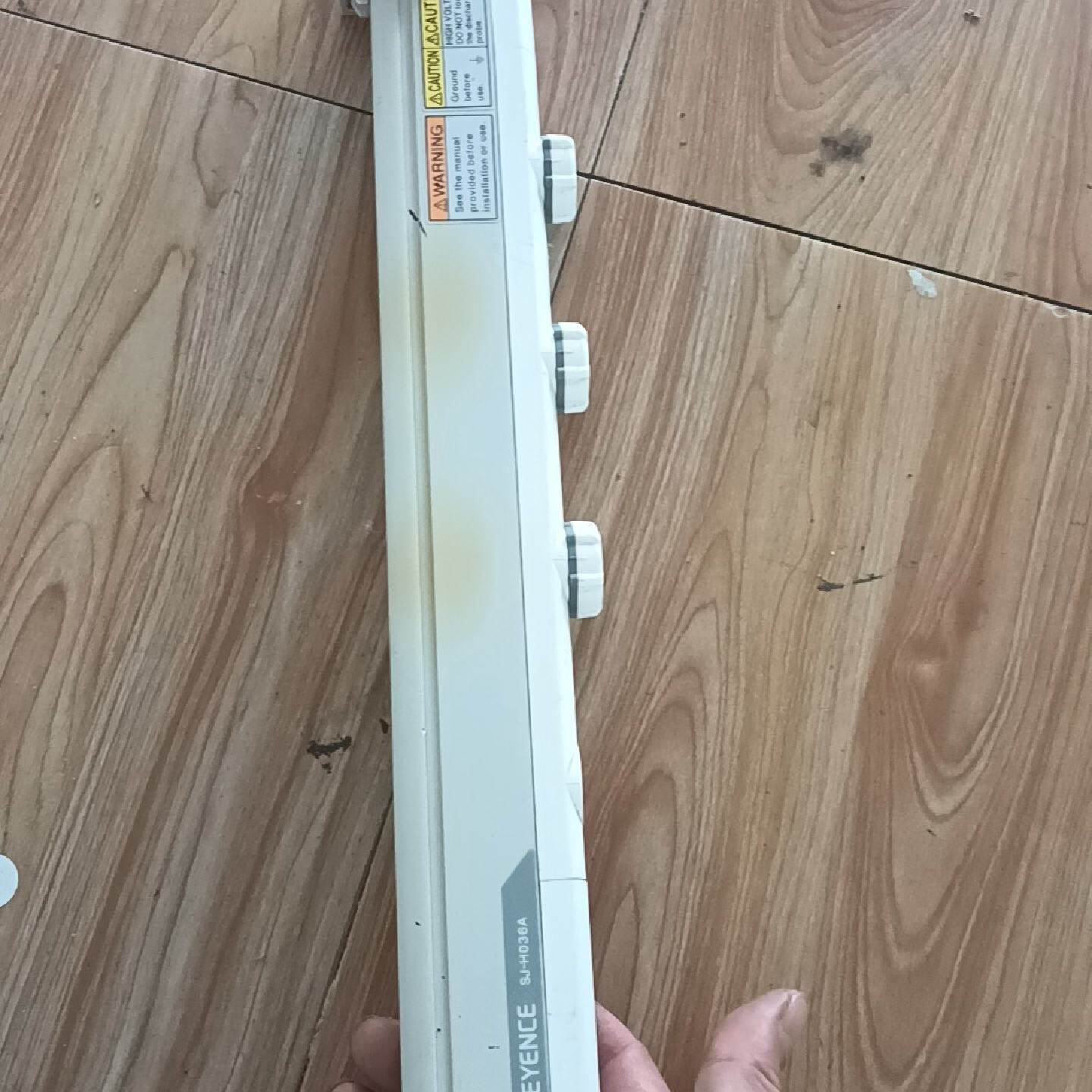 溢价-基恩士静电消除器SJH036A无其他配件成色好一般