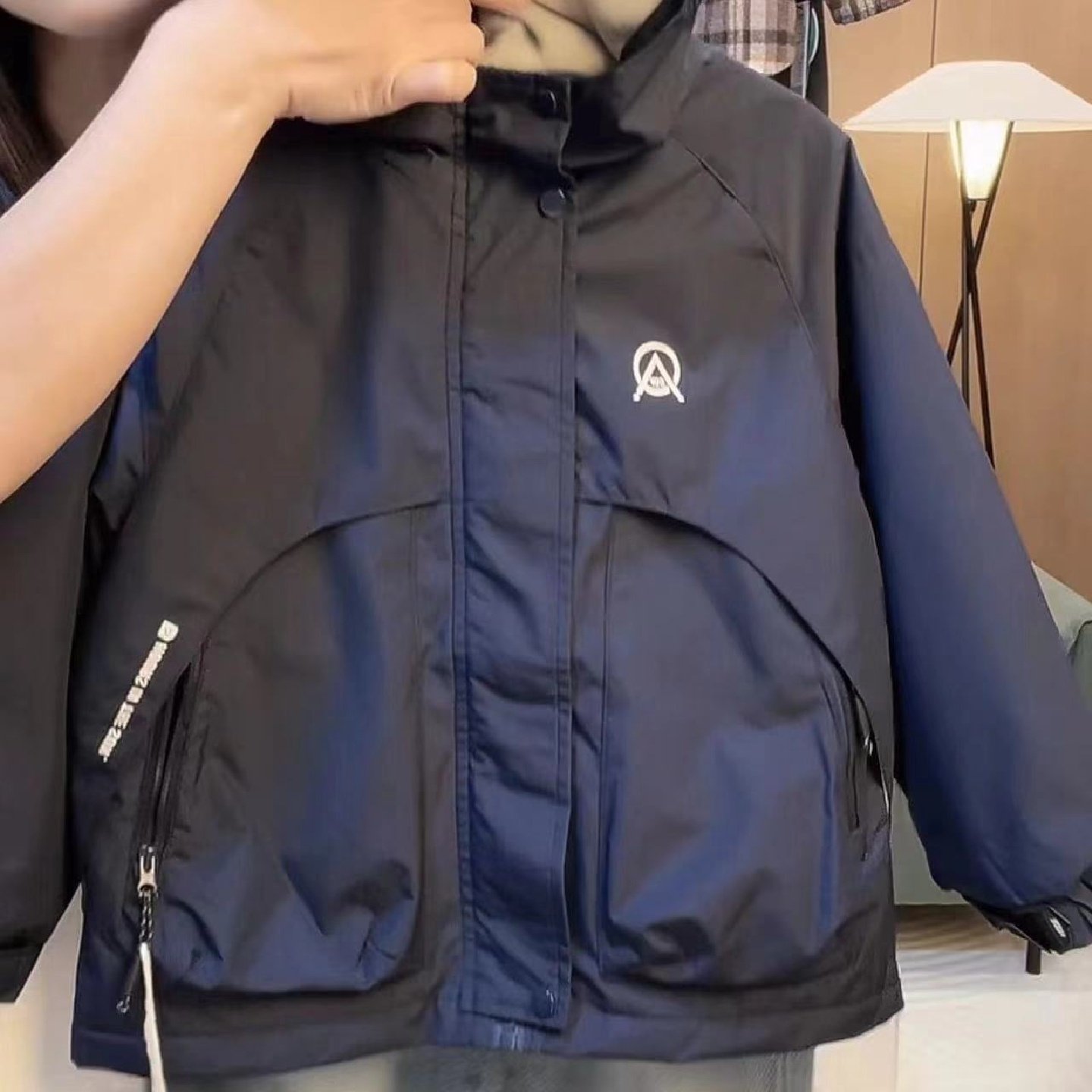 儿童秋冬外套加绒冲锋衣男女童防风加厚外穿风衣2025新款百搭冬装