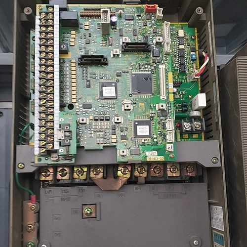 议价出售富士变频器VG7主板EP-4083C-C，成色如图，--议价商品