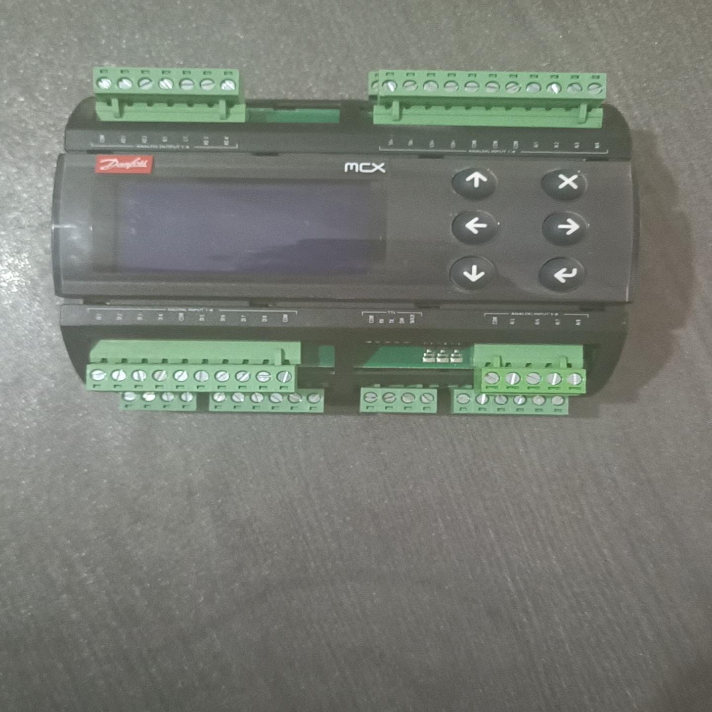议价丹佛斯制冷控制器MCX08M2 实物图 成色漂亮 功能完好