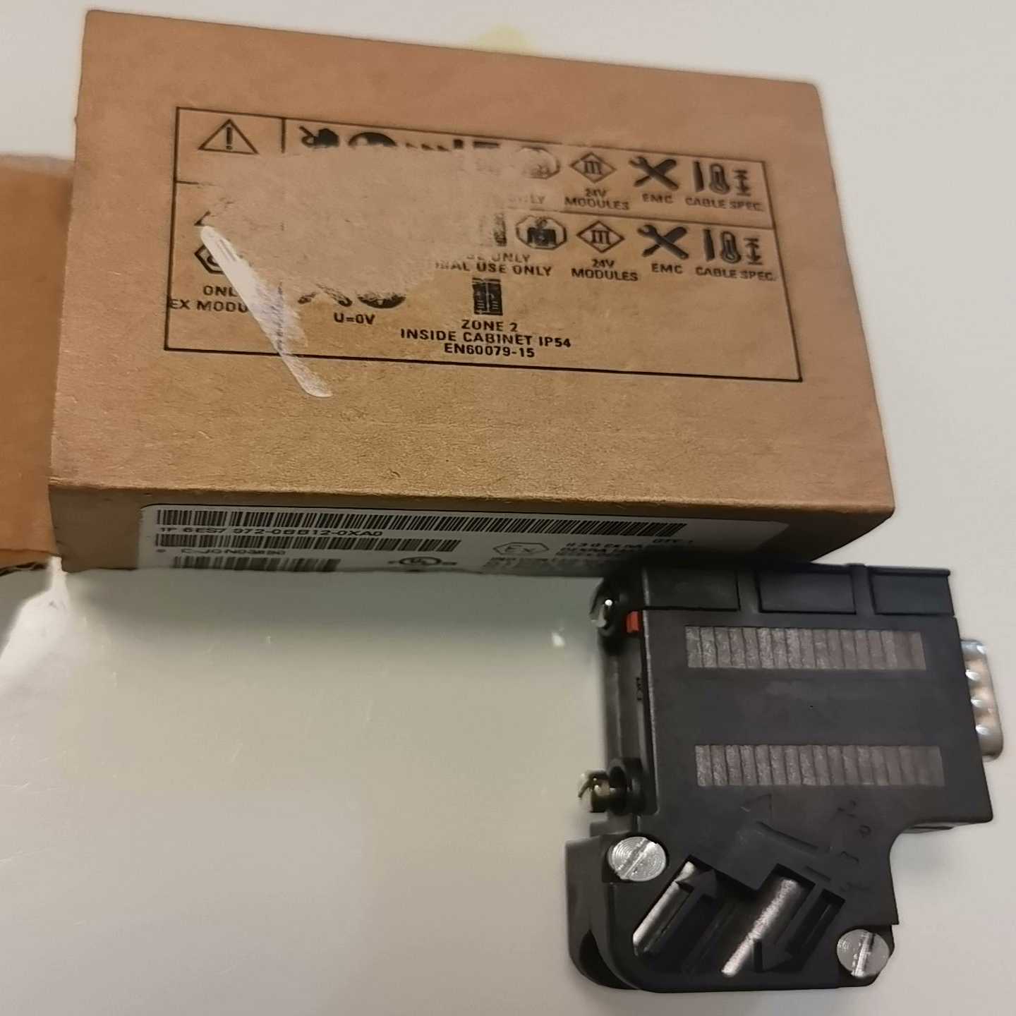 询价profibus-DP接头成色很新