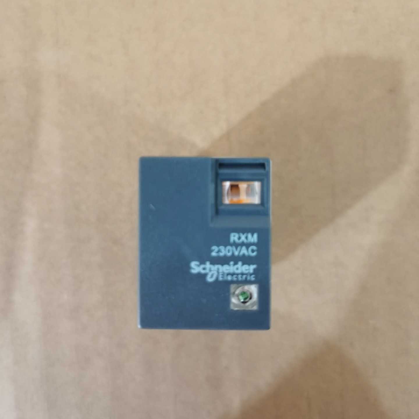 正品施耐德继电器RXM2LB2P7RXM4LB2P7