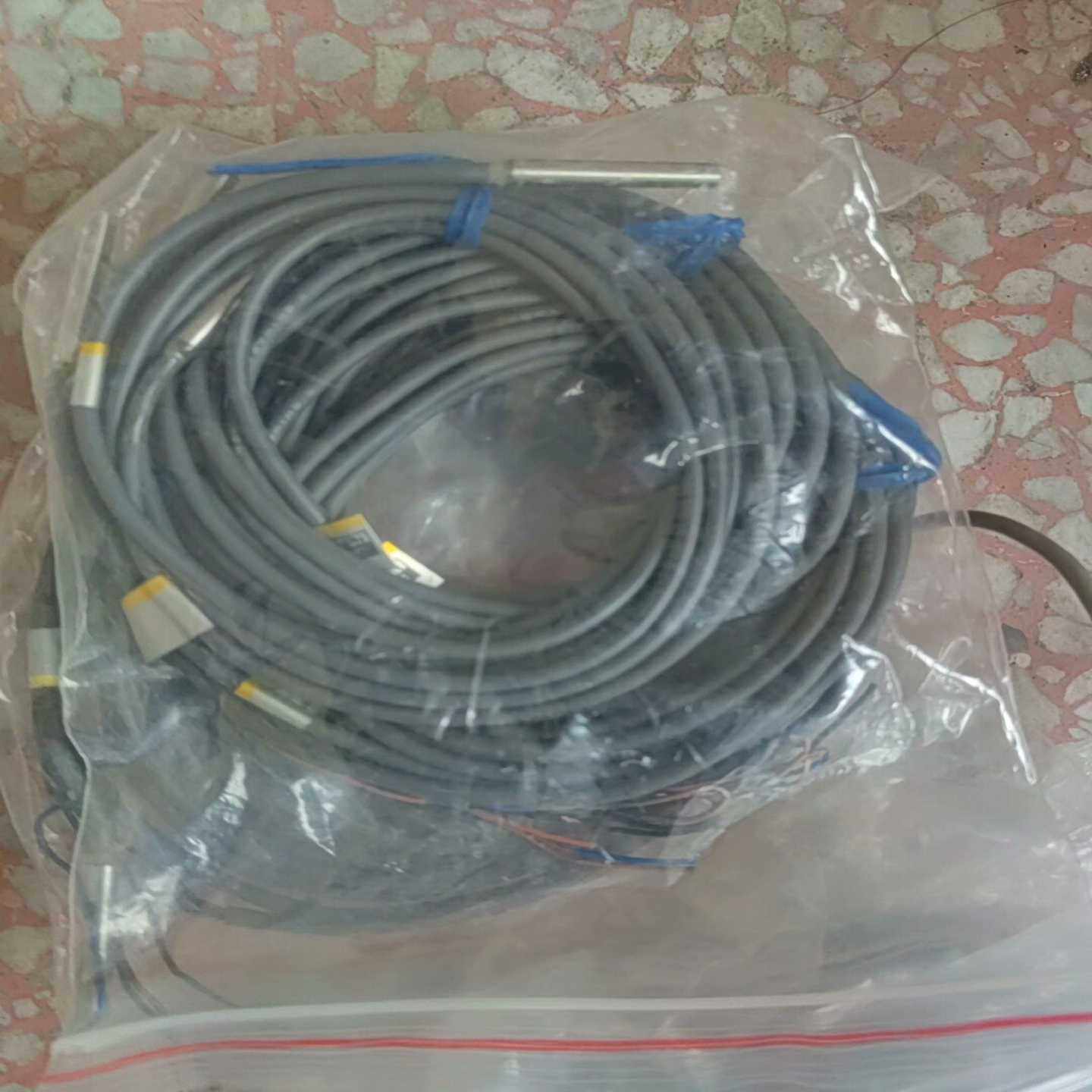 欧姆龙接近E2E-CR8C2C1B1C1C1-议价