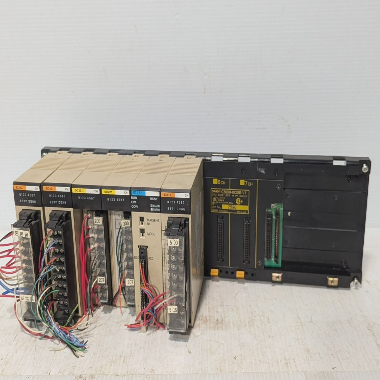 OmronC200H-BC081-V1CPUBaseUnitwith6modulesaspicture