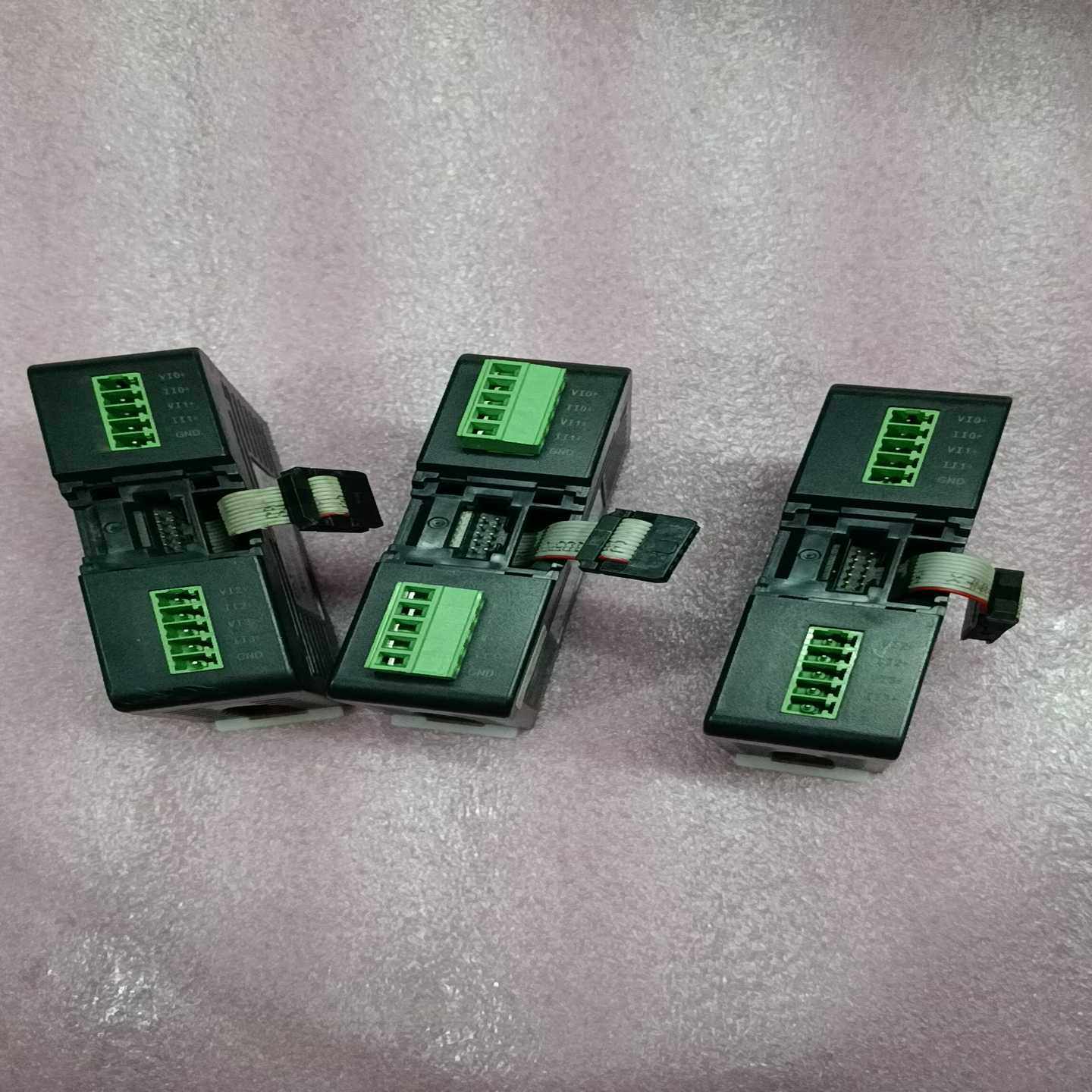 咨询-永宏PLC模拟量扩展模块，B1-L4AD，外观请参考实物图片