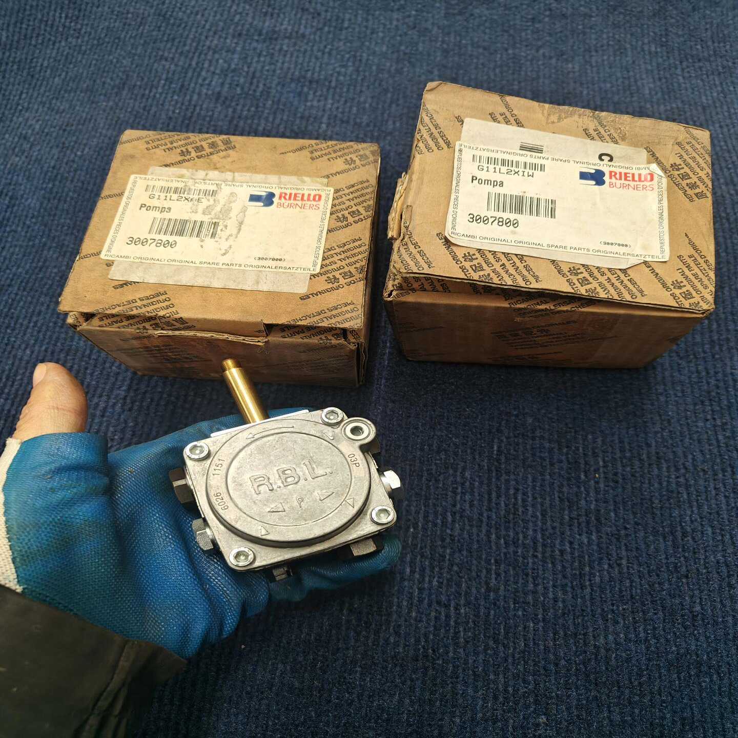 利雅路40GRBL燃烧机柴油泵G11L2XW/G11L2X-议价