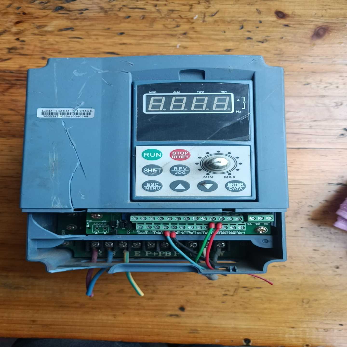 易能变频器LBD-G260-4T0055P,三相380V,外--议价商品