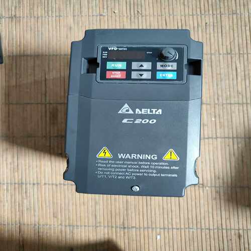 台达变频器2.2kw三相输入VFD022CB43A-20，二~询价