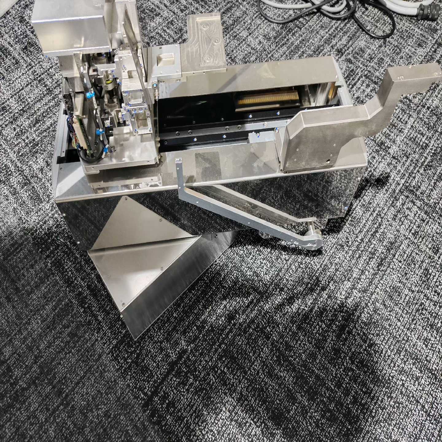 询价~普传PI7600变频器1.5Kw，，实物图，功能测试