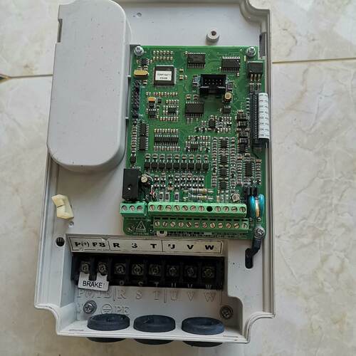 溢价-爱默生E10004T0055P5.5kw变频器功