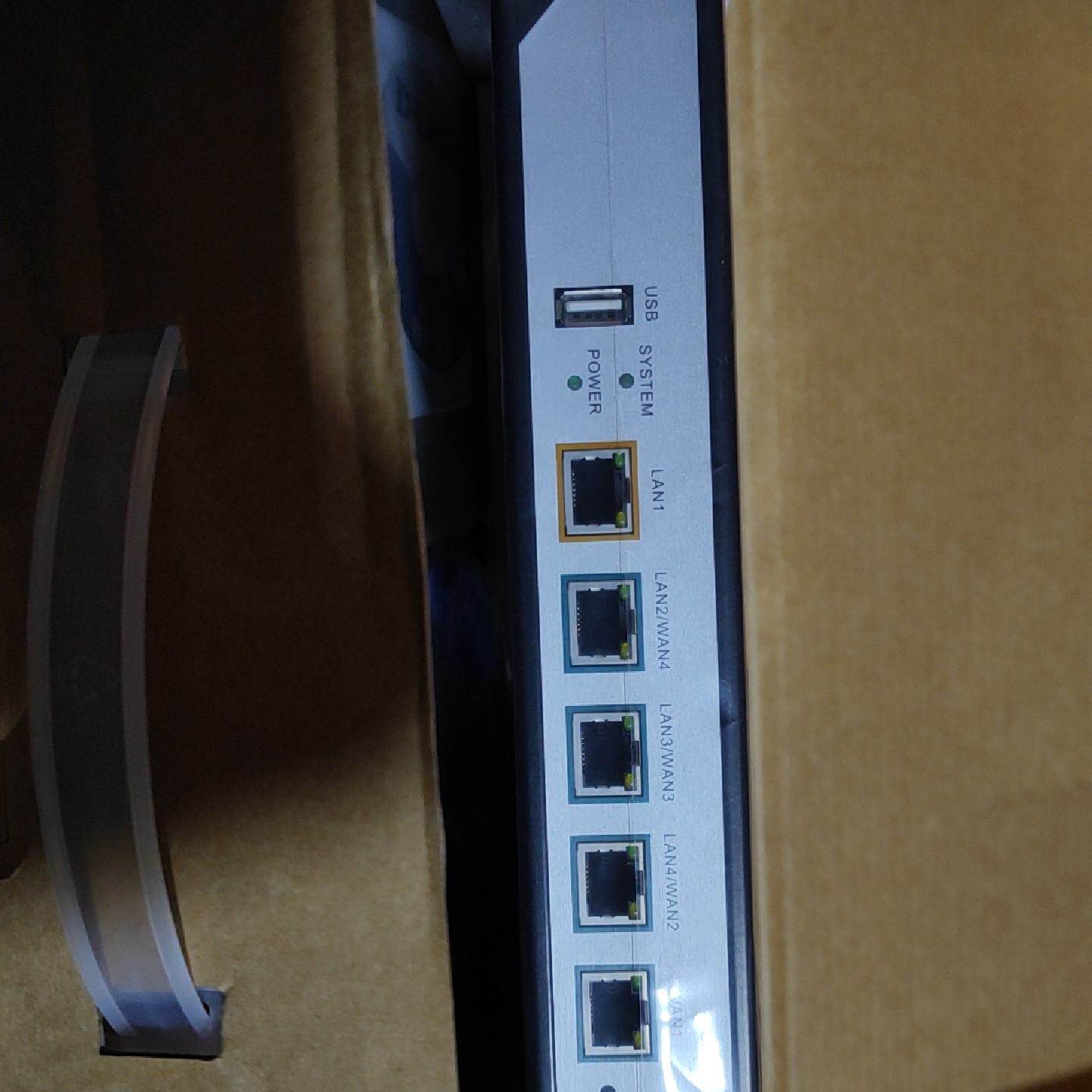拍前询价：DLink友讯Dl5200C4WAN口企业级千兆