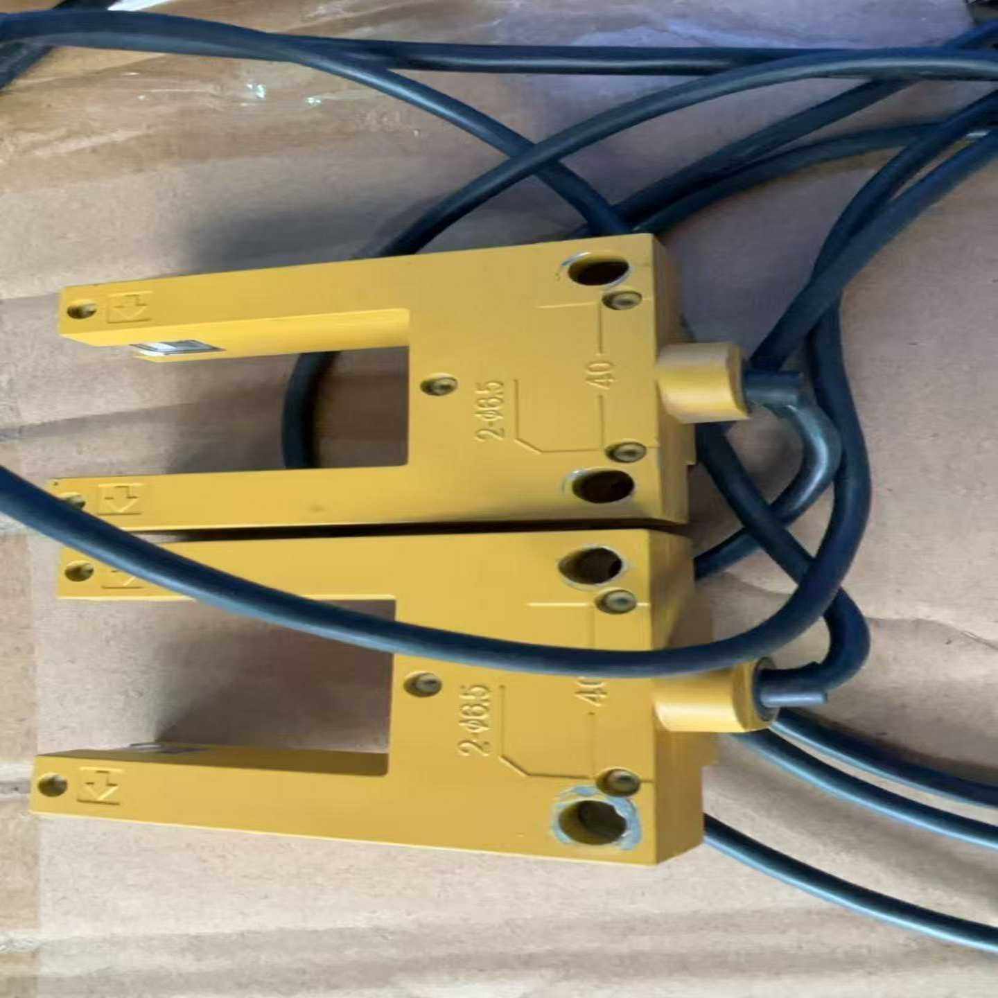 询价E3S-GS3E4正品OMRON/欧姆龙槽型光电传感器，电梯