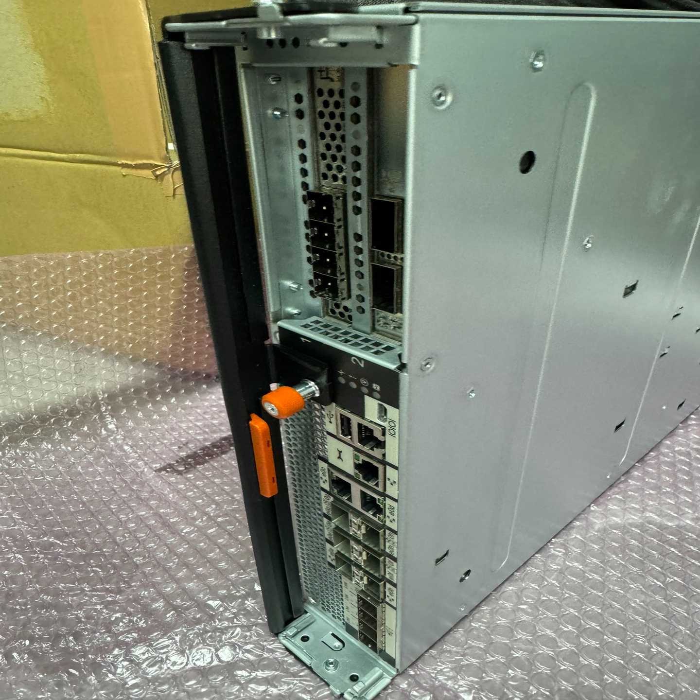 NETAPPFAS8200控制器111-02493E1-议价