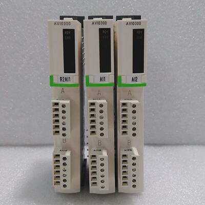 二手施耐德STBAVI0300Advantys模拟V合4chAVI03001件