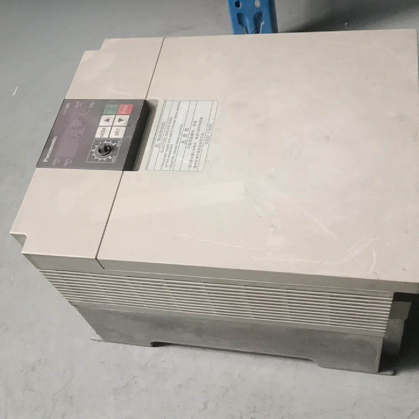 松下AVF100-1104变频器 实物图拍摄 功能包好 成色--议价商品