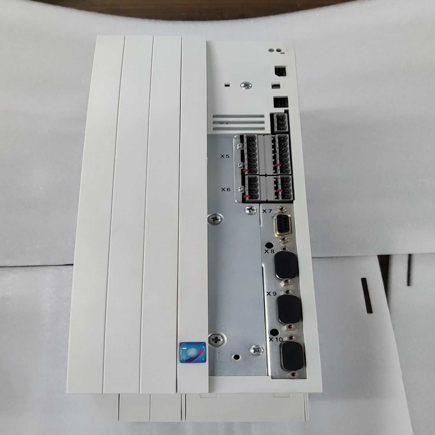 Lenze伦茨驱动器EVS9326-ES，9成新，询价