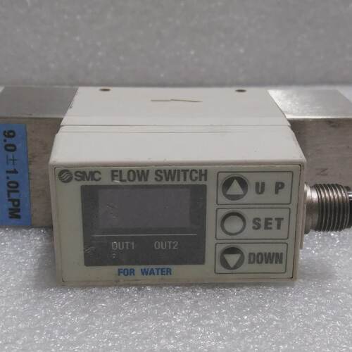 Used SMC  PF2W720N0367  FLOW SWITCH 1MPa 216Lmin