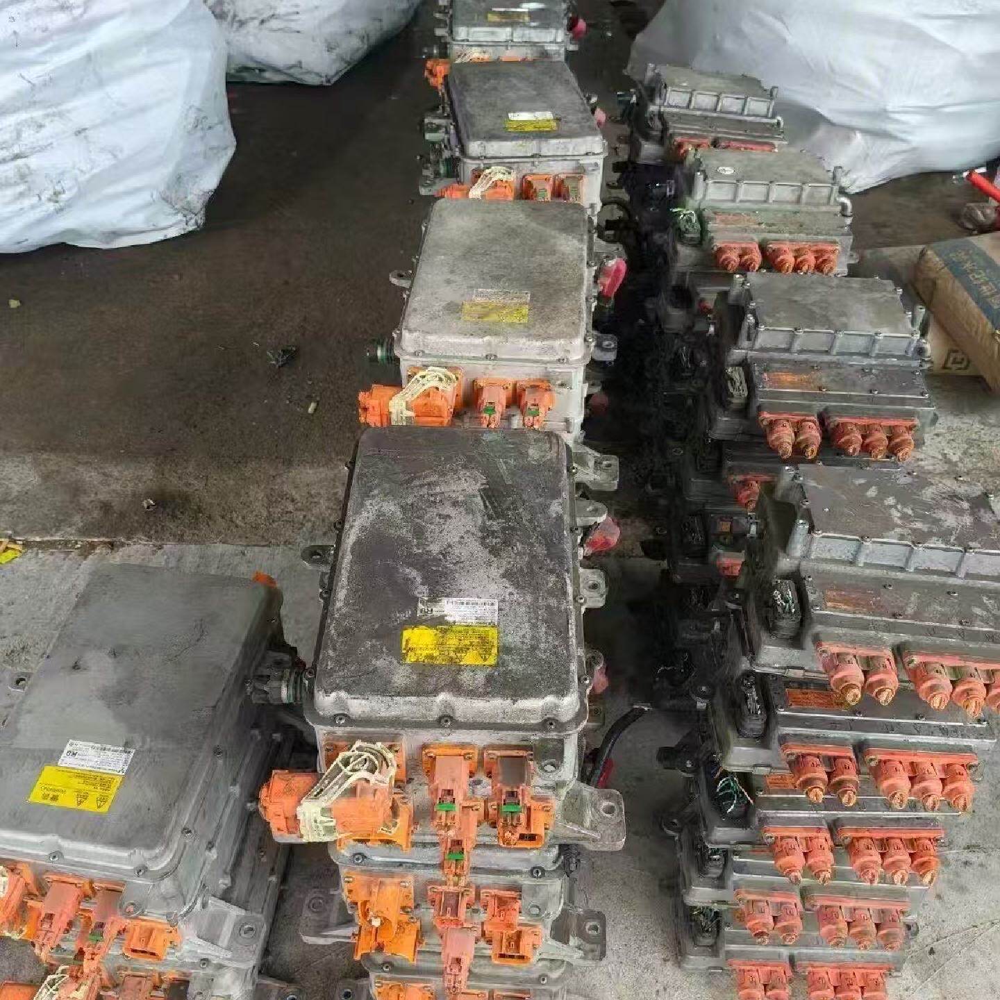 纯拆车启辰R60充电机控制器纯拆--议价商品