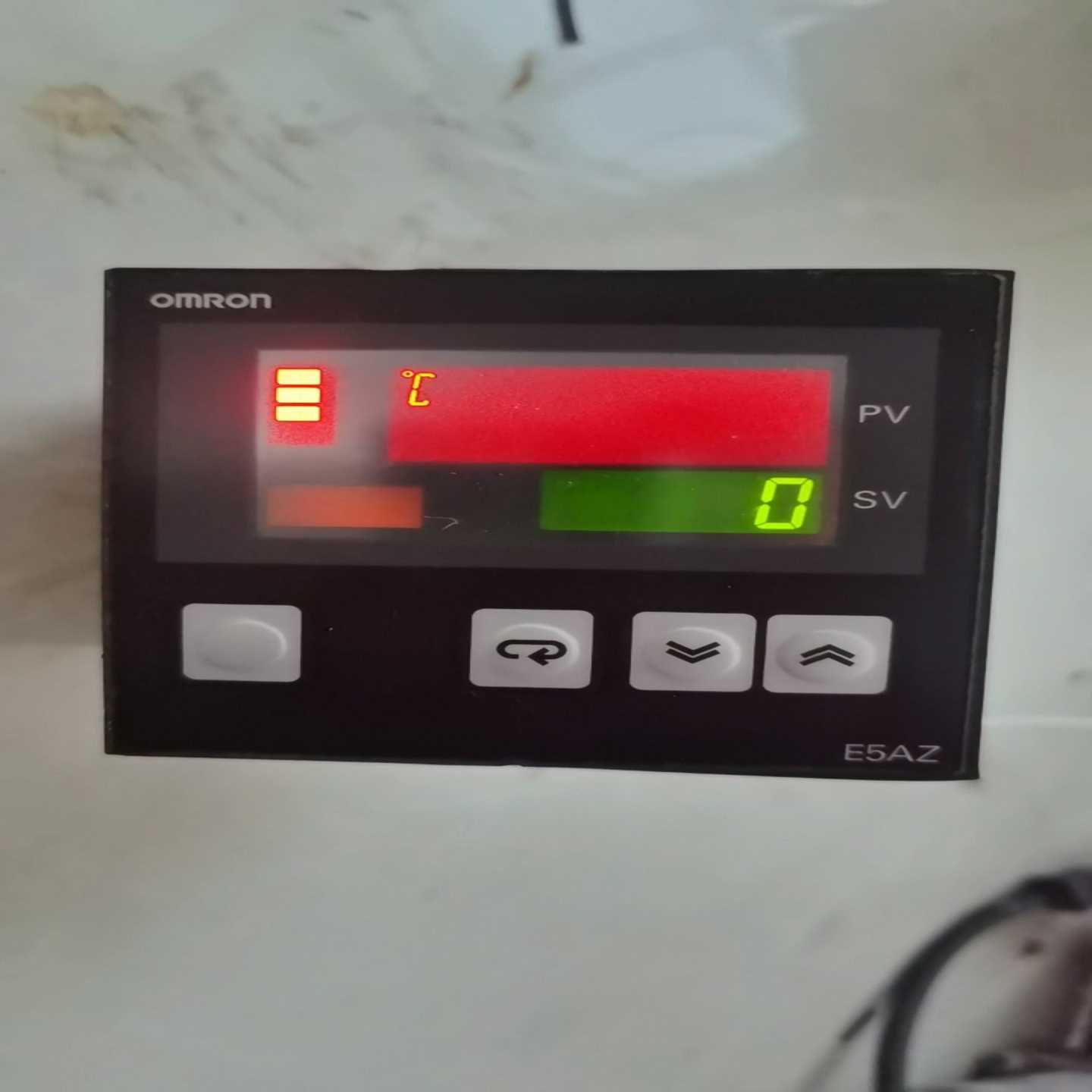 E5AZ，数显温控表一个询价