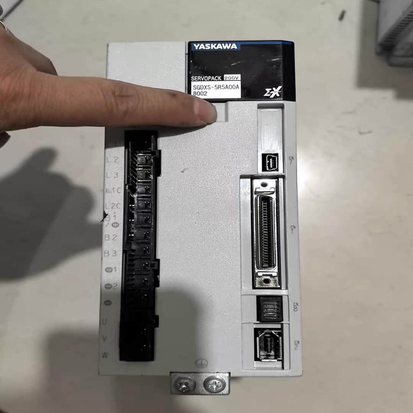 询价议价安川伺服驱动器SGDXS-5R5A00A8002，200