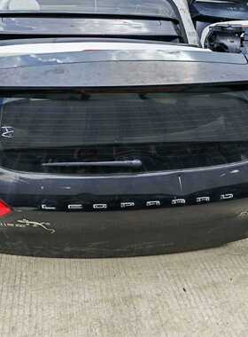 猎豹CS10原装尾门总成，黑色，原厂拆车件。包含尾灯总成和后--议