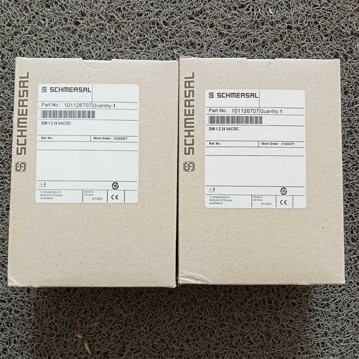 德国施迈赛Schmenrsal安全开关UVH432Y-M20订货号101161093原装